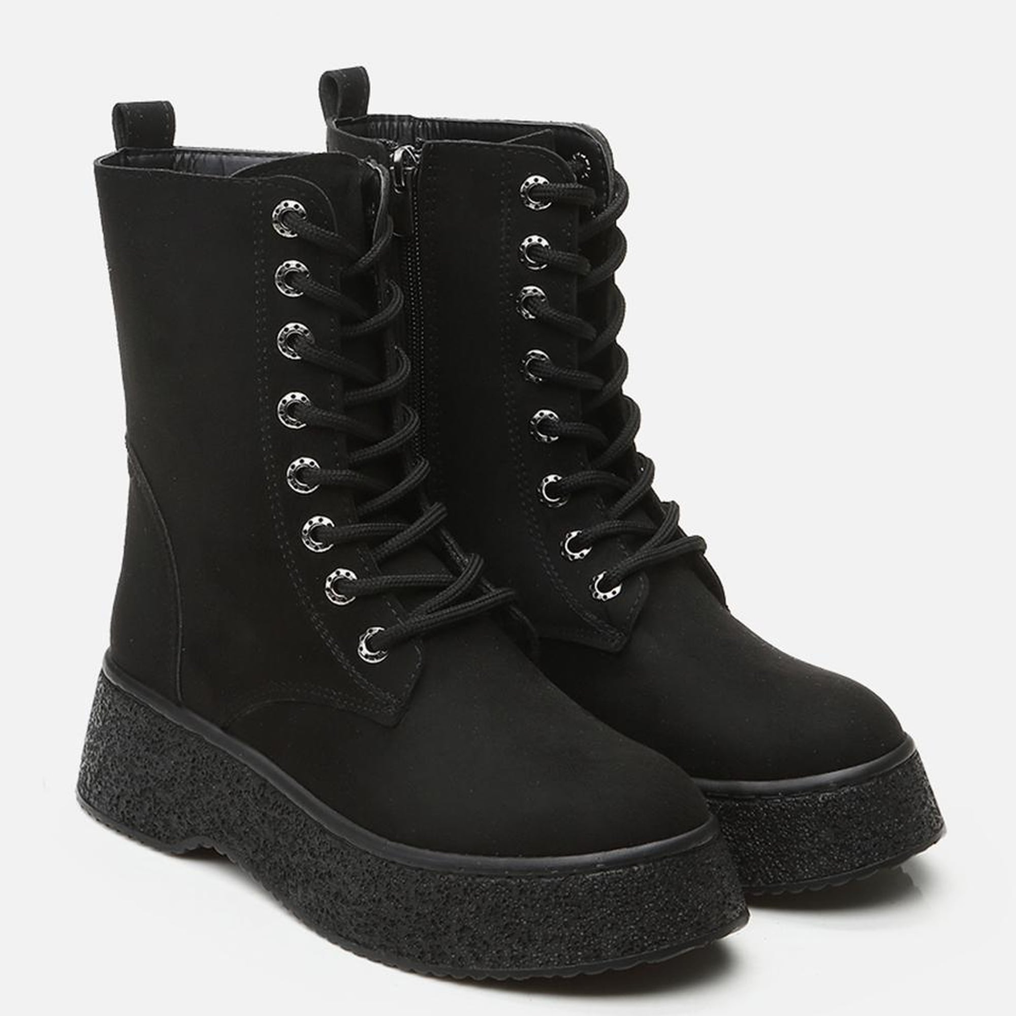 Kadın Siyah Kalın Tabanlı Bağcıklı Bot