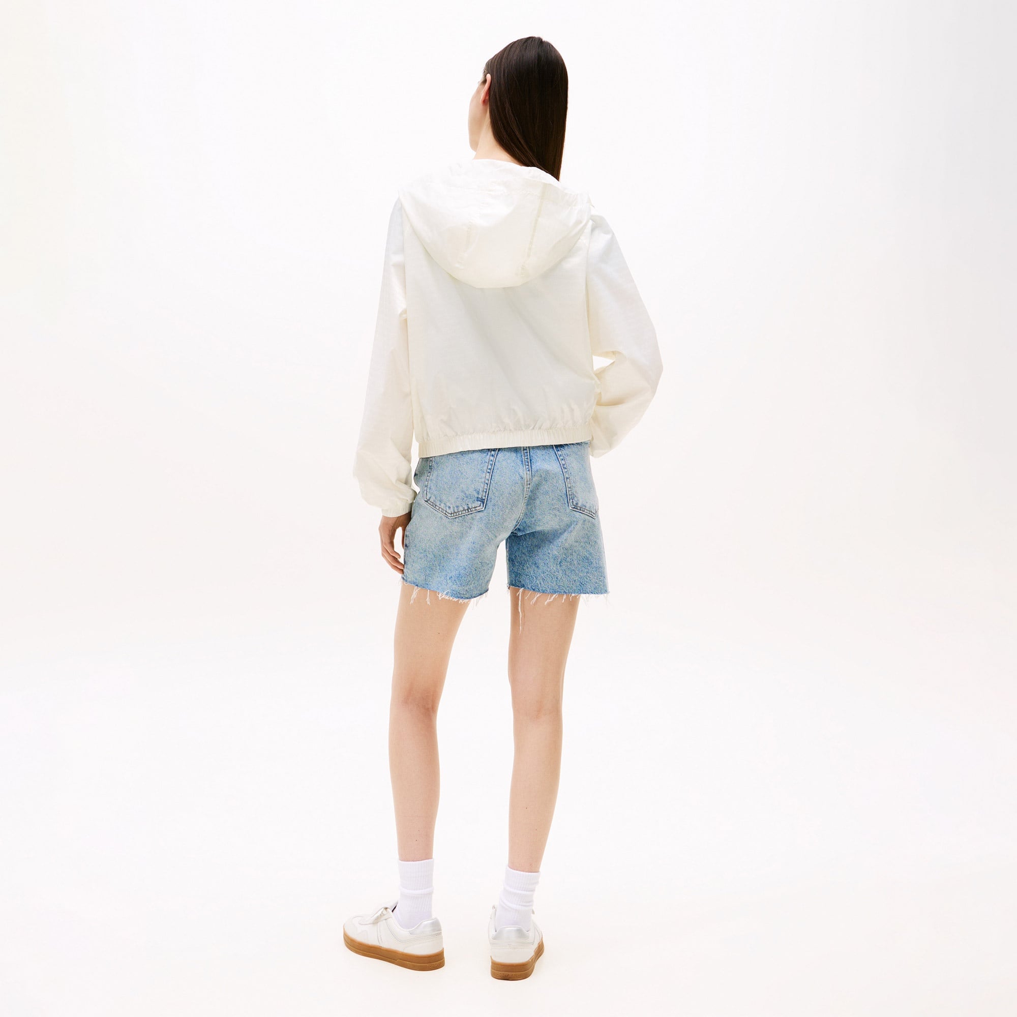 Tommy Hilfiger Repeat Logo Water Repellant Kadın Beyaz Ceket