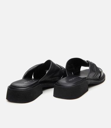  Kadın Deri Siyah Tokalı Düz Terlik