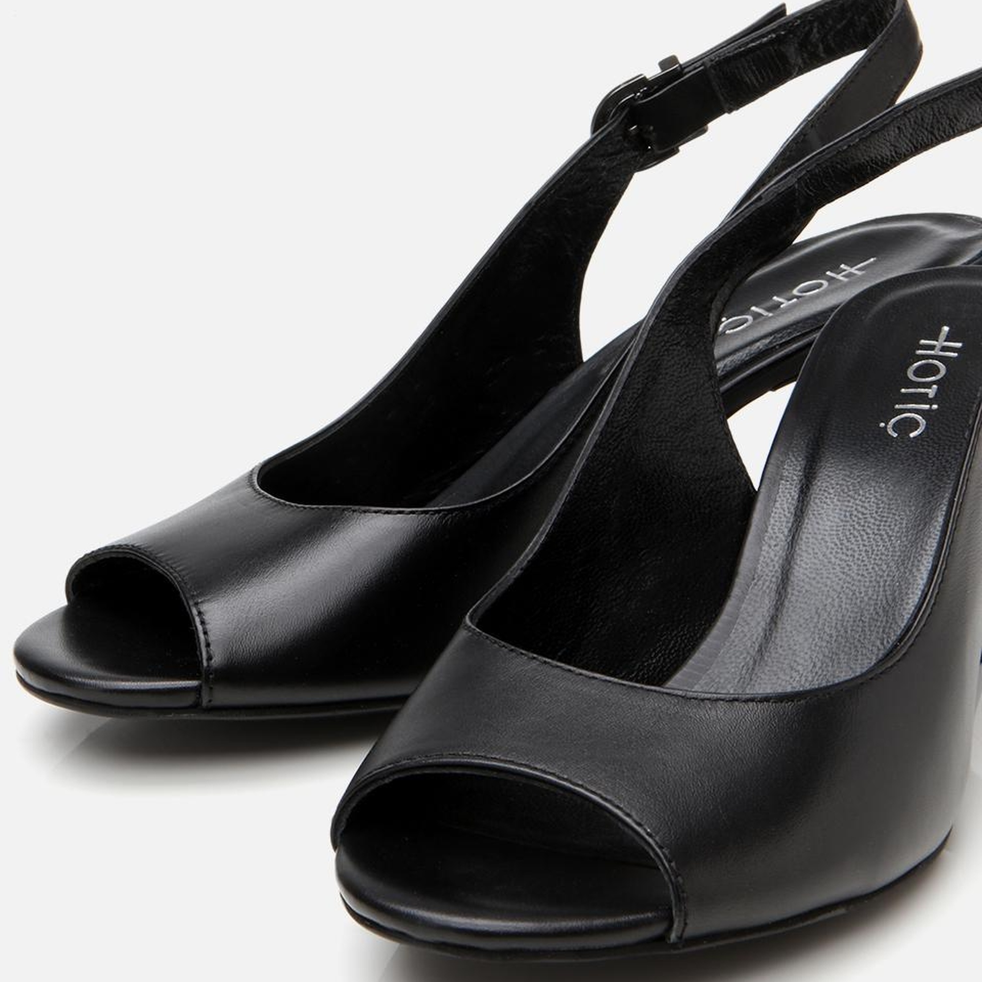 Kadın Deri Siyah Kemerli Topuklu Sandalet