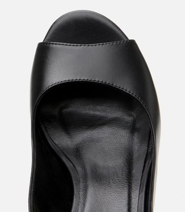  Kadın Deri Siyah Kemerli Topuklu Sandalet