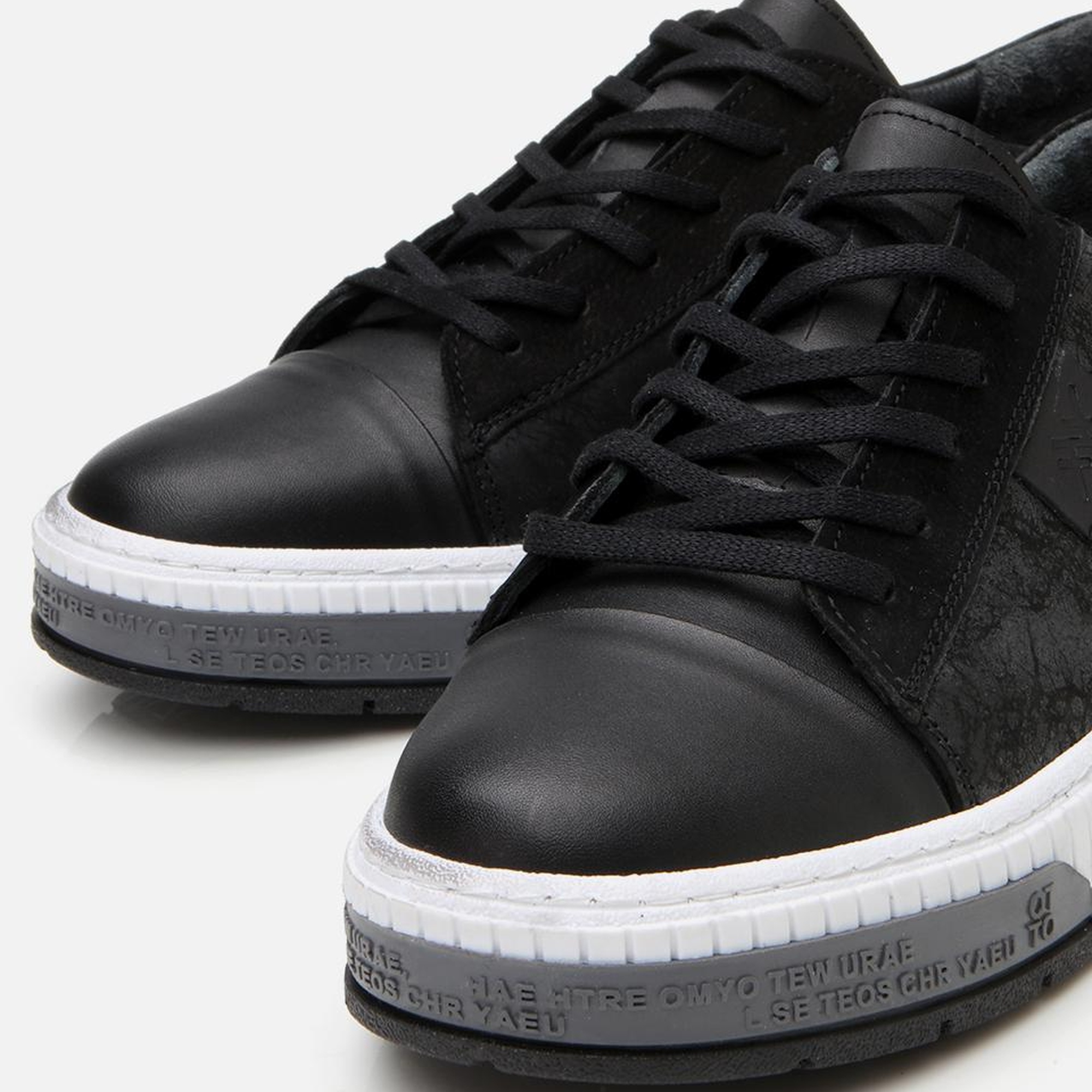 Erkek Deri Siyah Baskılı Spor Ayakkabı