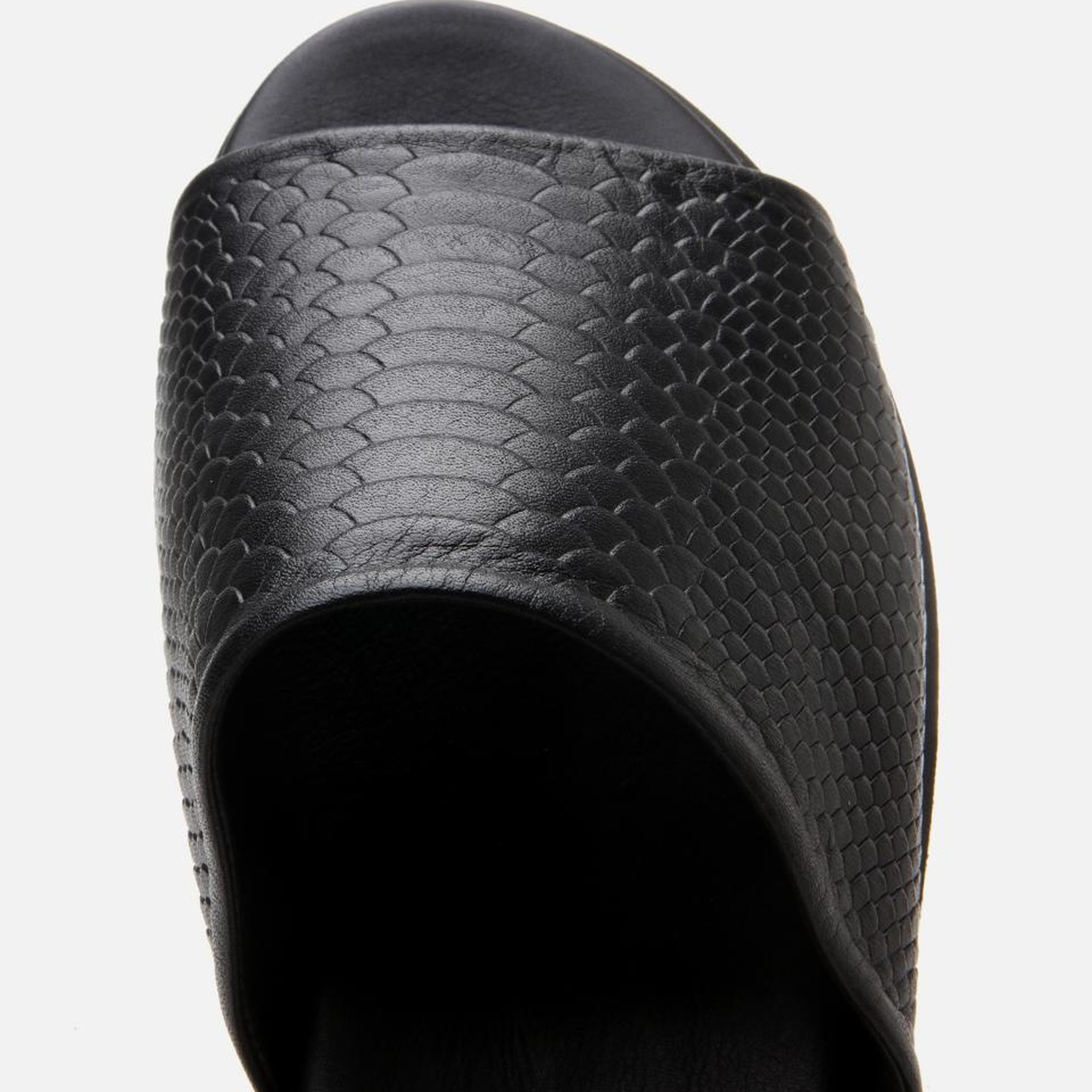 Erkek Deri Siyah Dokulu Ultra Hafif Tabanlı Terlik