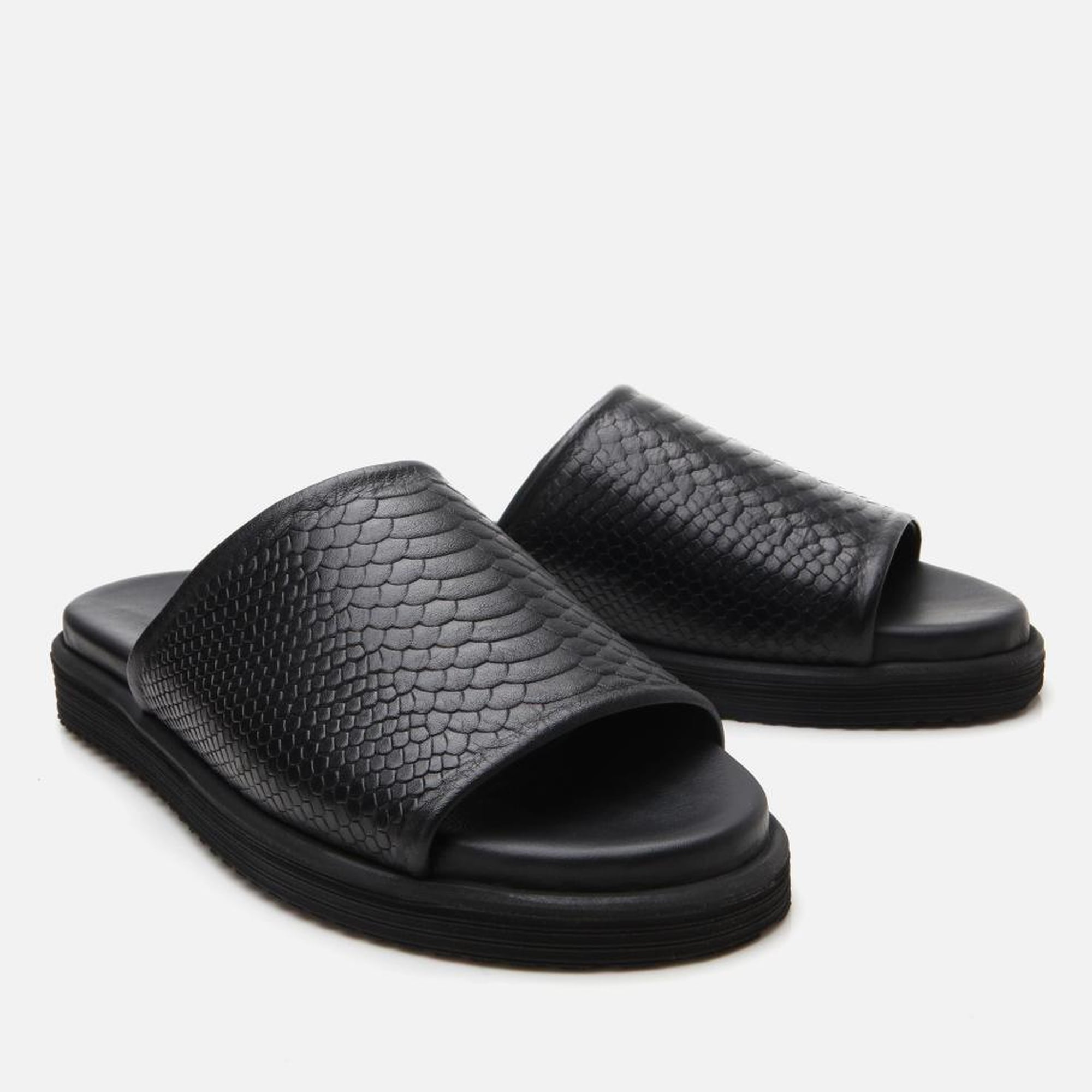 Erkek Deri Siyah Dokulu Ultra Hafif Tabanlı Terlik