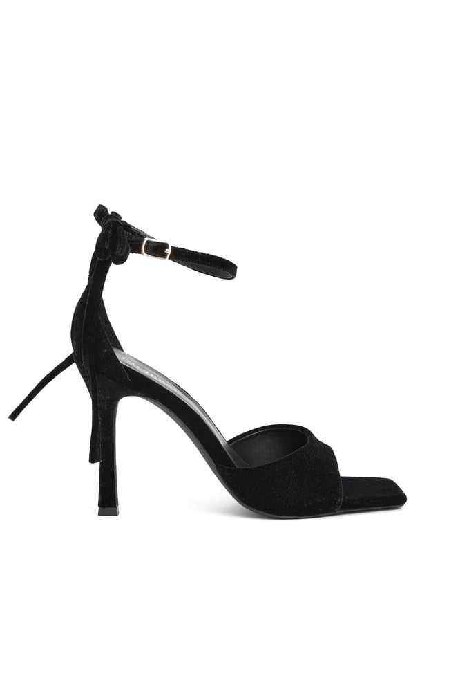  Divarese Kadın Siyah Bantlı Sandalet