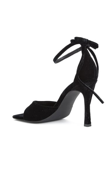  Divarese Kadın Siyah Bantlı Sandalet