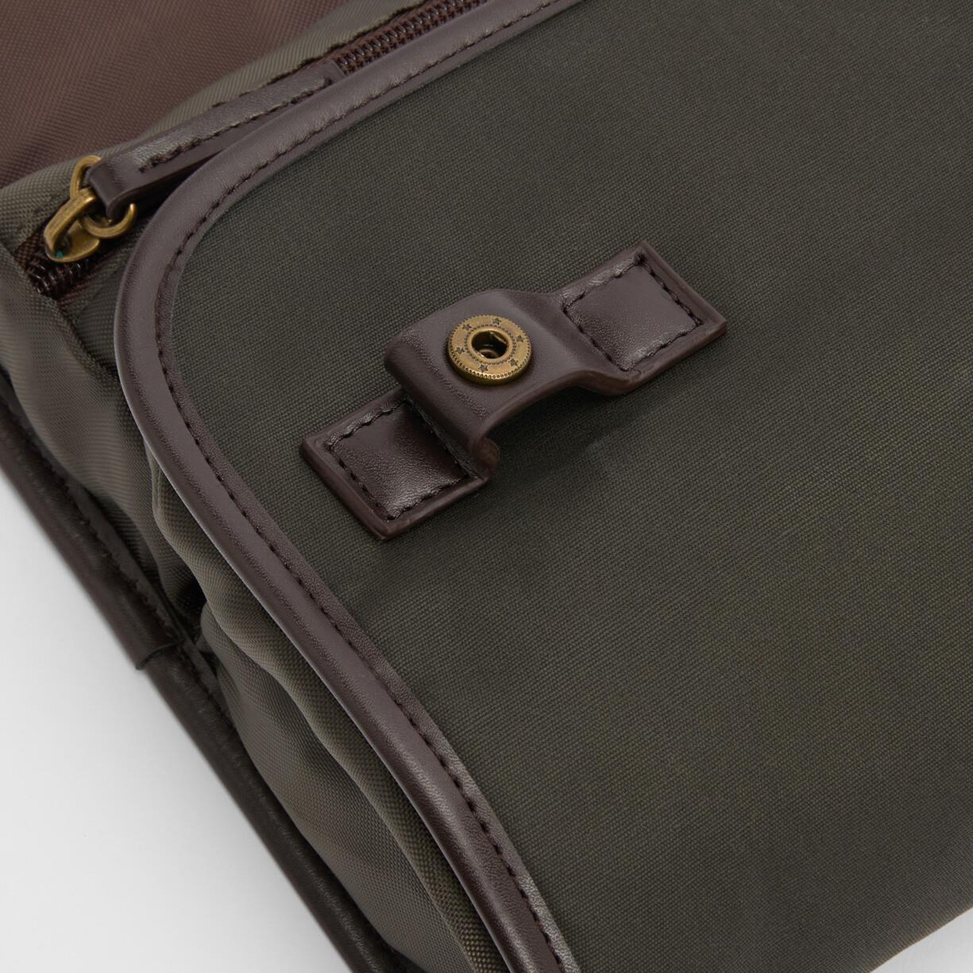 Barbour Wax Hanging Washbag Organizer