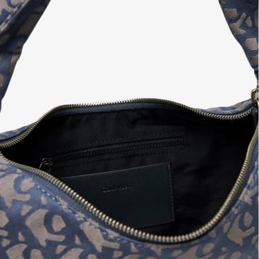  Calvin Klein Monogram Pinched Medium Kadın Mavi El Çantası