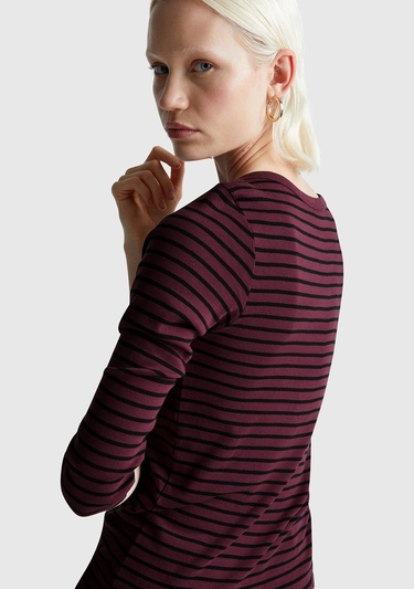  Kadın Mor %100 Pamuk Çizgili Logolu Kayık Yaka Truvakar Kol T-Shirt