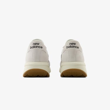  New Balance 370 Lifestyle   Kadın Beyaz Spor Ayakkabı