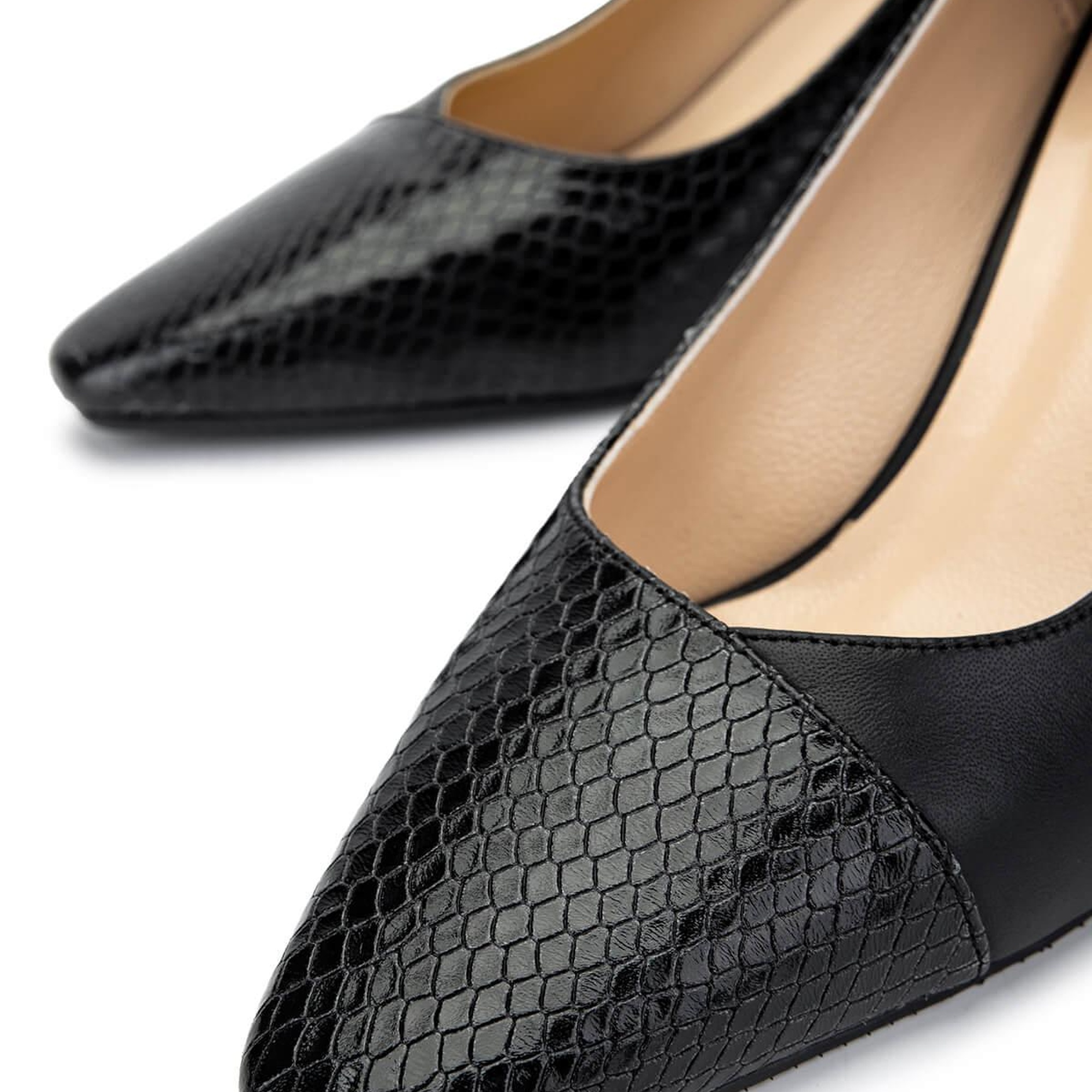 Tamer Tanca Kadın Hakiki Deri Siyah Topuklu Ayakkabı