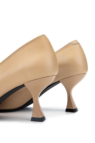  Tamer Tanca Kadın Hakiki Deri Bej Topuklu Ayakkabı