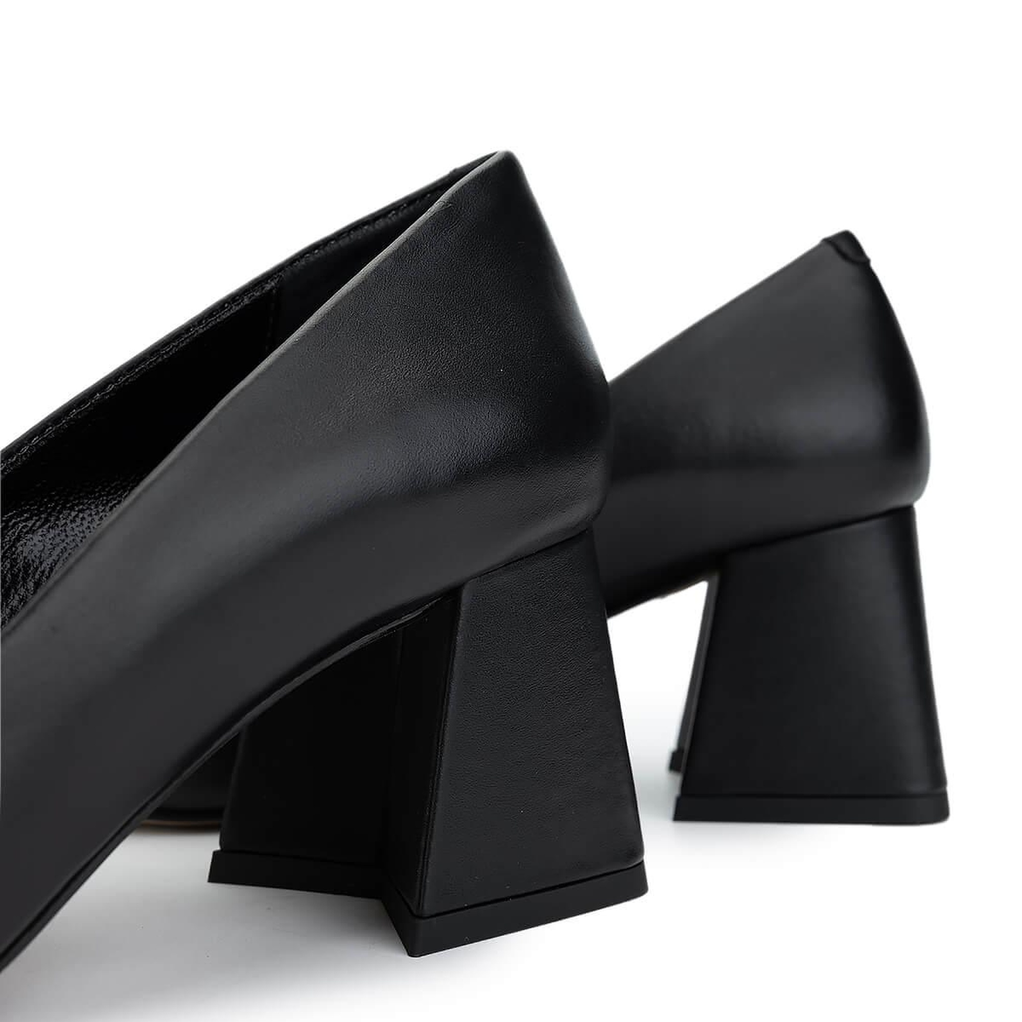 Tamer Tanca Kadın Hakiki Deri Siyah Topuklu Ayakkabı