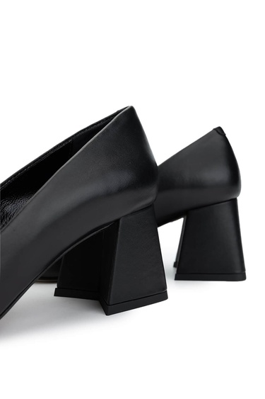  Tamer Tanca Kadın Hakiki Deri Siyah Topuklu Ayakkabı