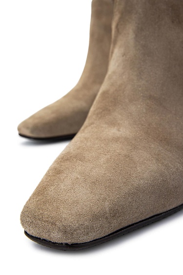  Tamer Tanca Kadın Hakiki Deri Bej Süet Topuklu Çizme