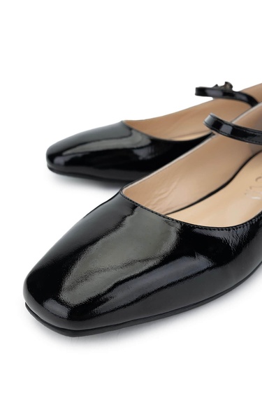  Tamer Tanca Kadın Hakiki Deri Siyah Rugan Babet Ayakkabı