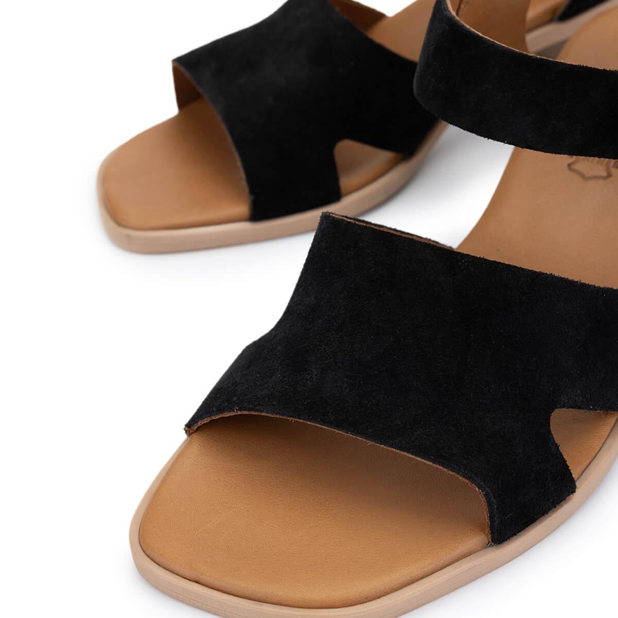 Tamer Tanca Kadın Hakiki Deri Siyah Süet Topuklu Sandalet