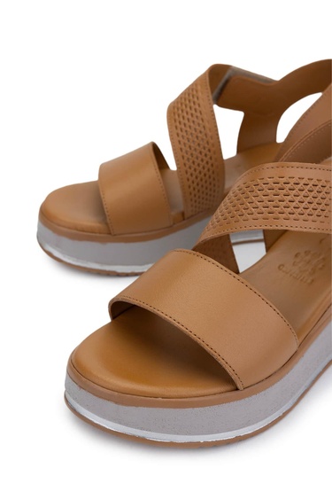  Tamer Tanca Kadın Hakiki Deri Taba Topuklu Sandalet