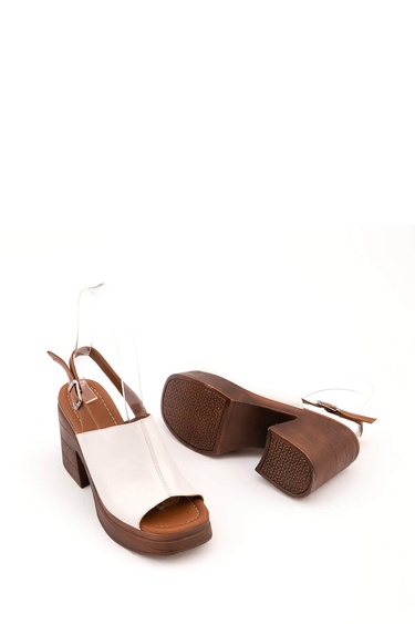  Tamer Tanca Kadın Hakiki Deri Beyaz Topuklu Sandalet