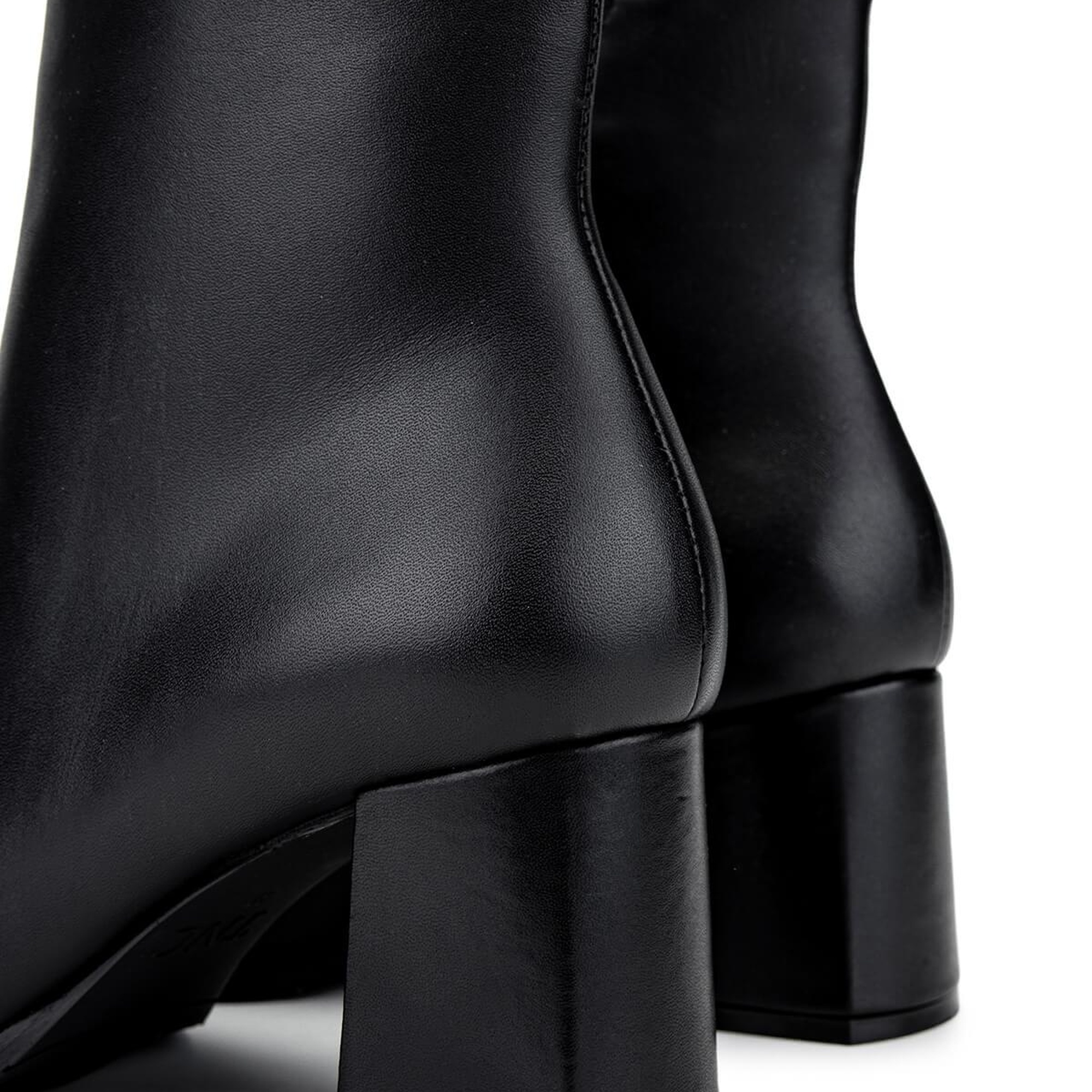 Tamer Tanca Kadın Hakiki Deri Siyah Topuklu Bot