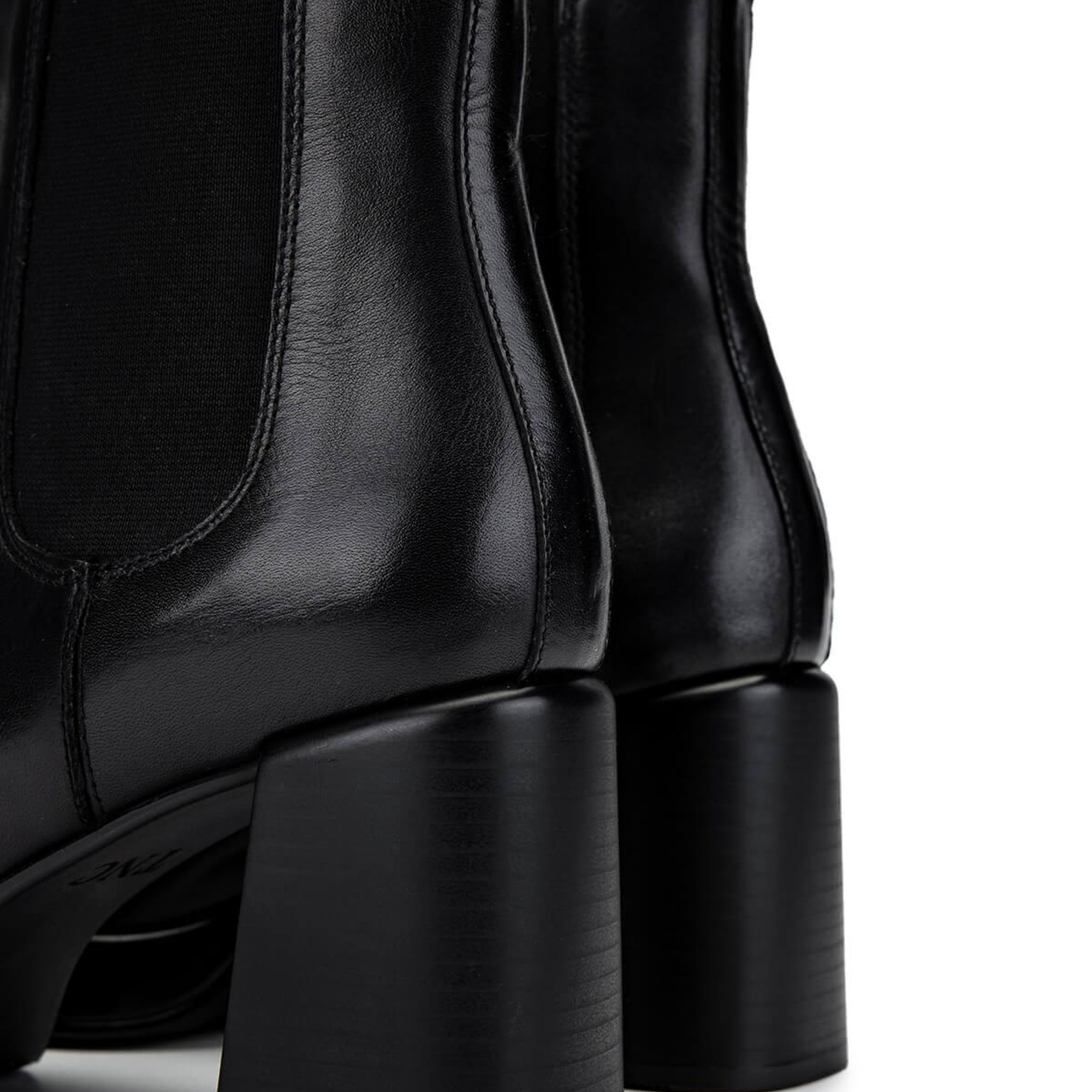 Tamer Tanca Kadın Hakiki Deri Siyah Deri Topuklu Bot