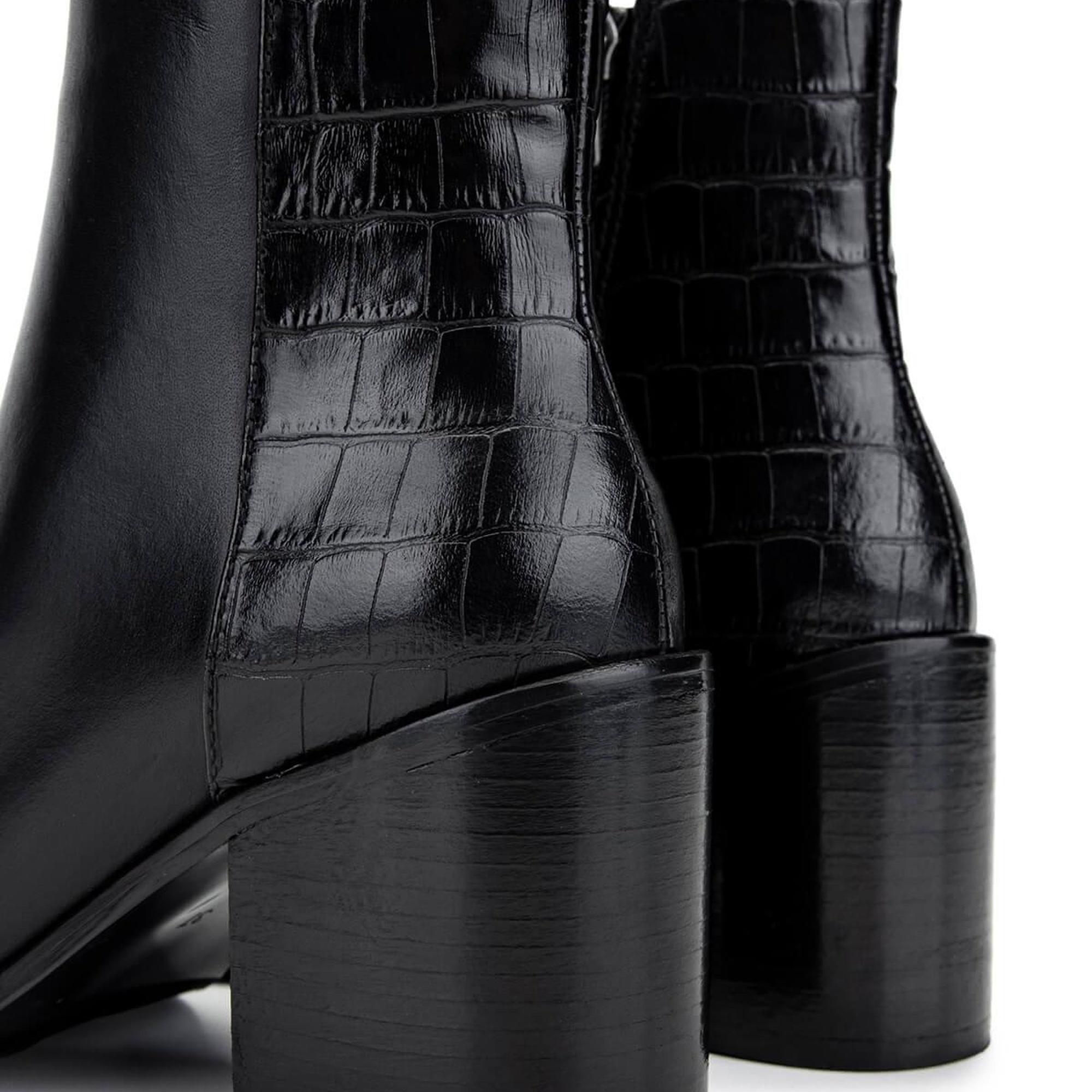 Tamer Tanca Kadın Hakiki Deri Siyah Topuklu Bot