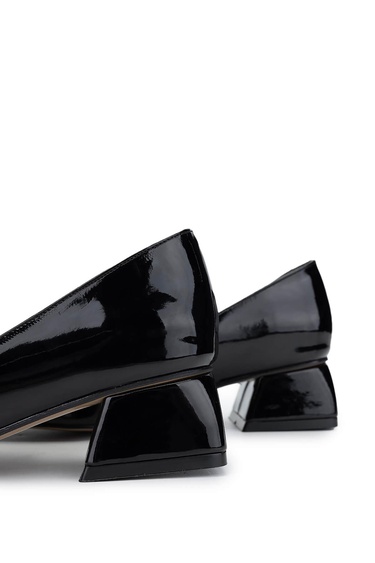  Tamer Tanca Kadın Vegan Siyah Rugan Topuklu Ayakkabı