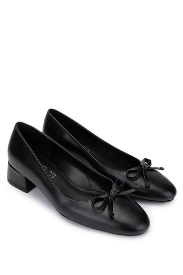  Tamer Tanca Kadın Hakiki Deri Siyah Analin Topuklu Ayakkabı