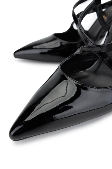  Tamer Tanca Kadın Hakiki Deri Siyah Rugan Topuklu Ayakkabı