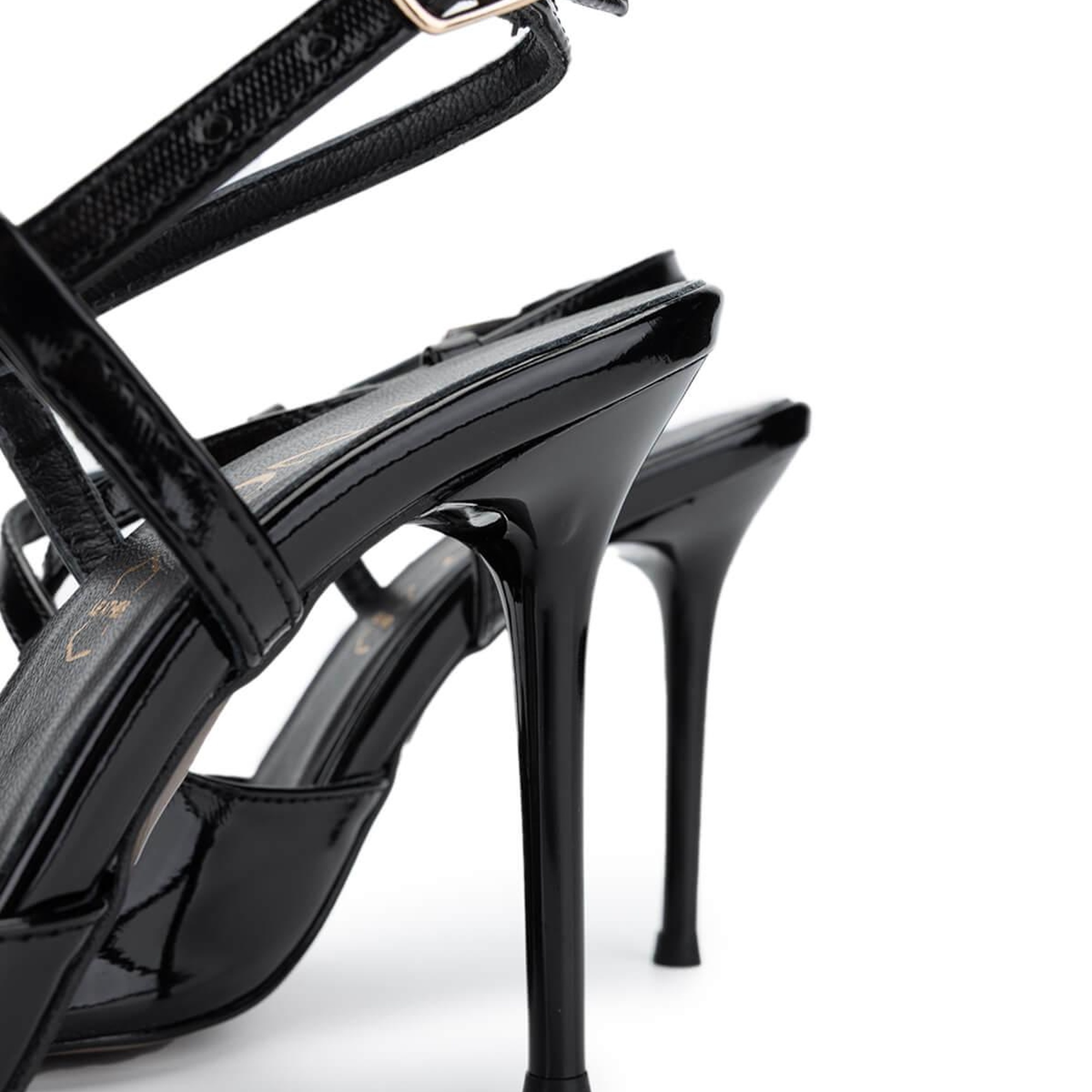 Tamer Tanca Kadın Hakiki Deri Siyah Rugan Topuklu Ayakkabı