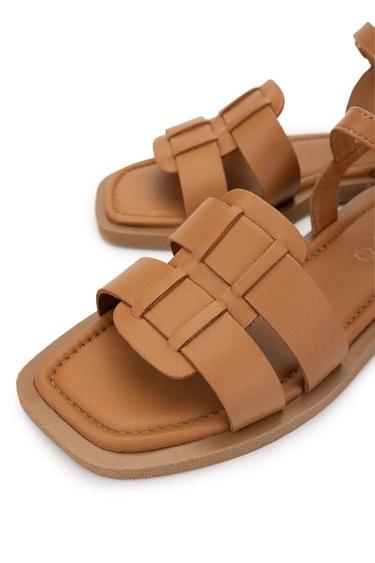  Tamer Tanca Kadın Hakiki Deri Koyu Taba Düz Sandalet