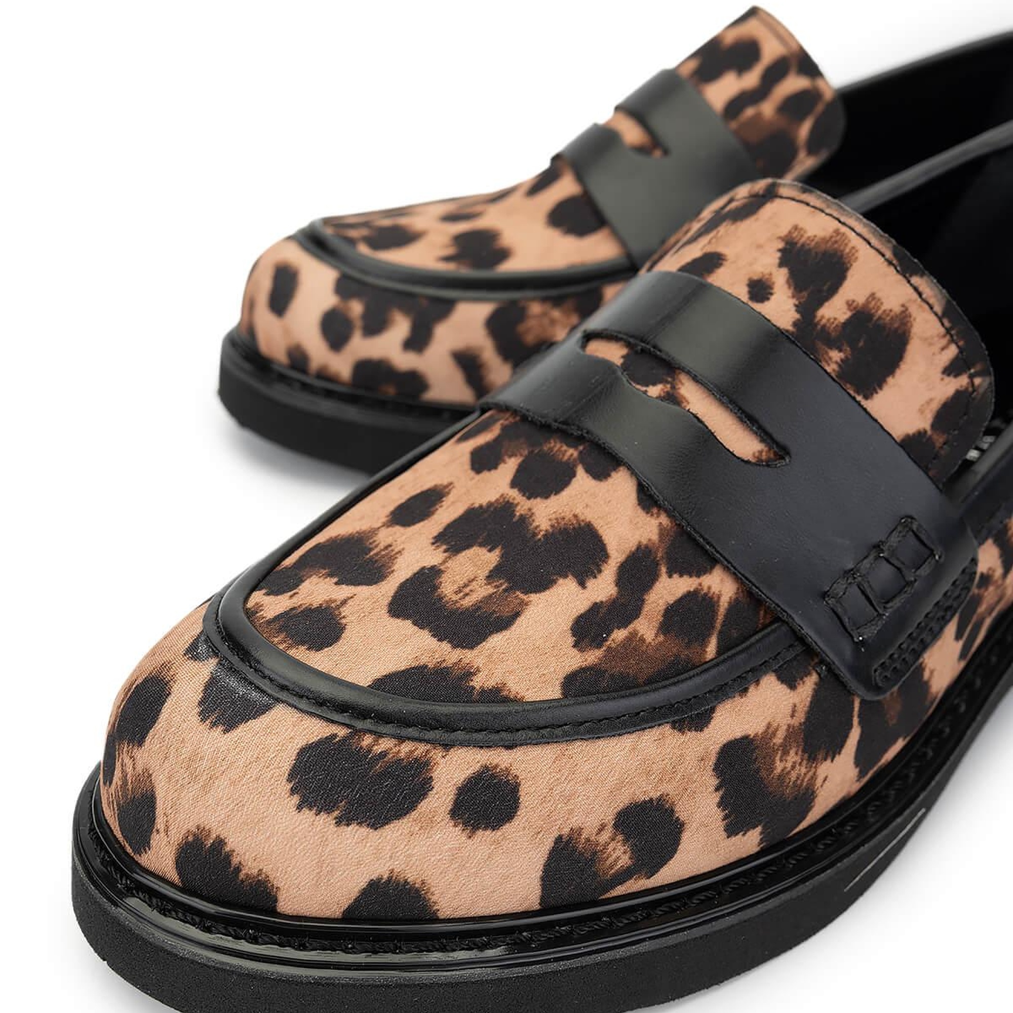 Tamer Tanca Kadın Vegan Leopar/Siyah Loafer Ayakkabı