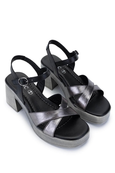  Tamer Tanca Kadın Hakiki Deri Siyah Topuklu Sandalet
