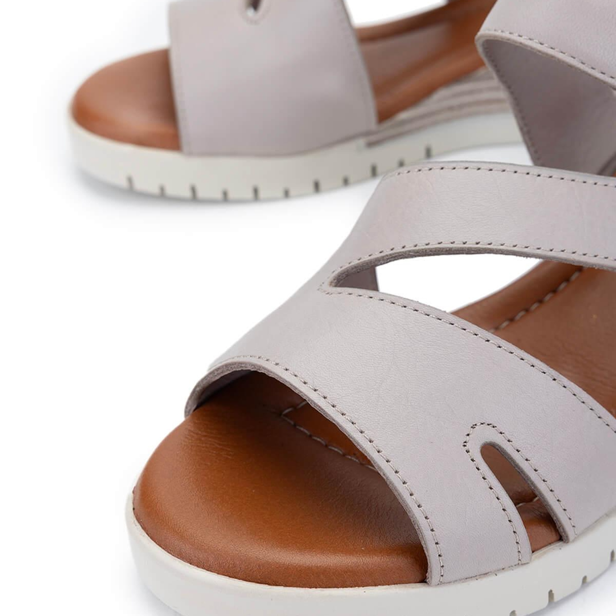 Tamer Tanca Kadın Hakiki Deri Gri Topuklu Sandalet