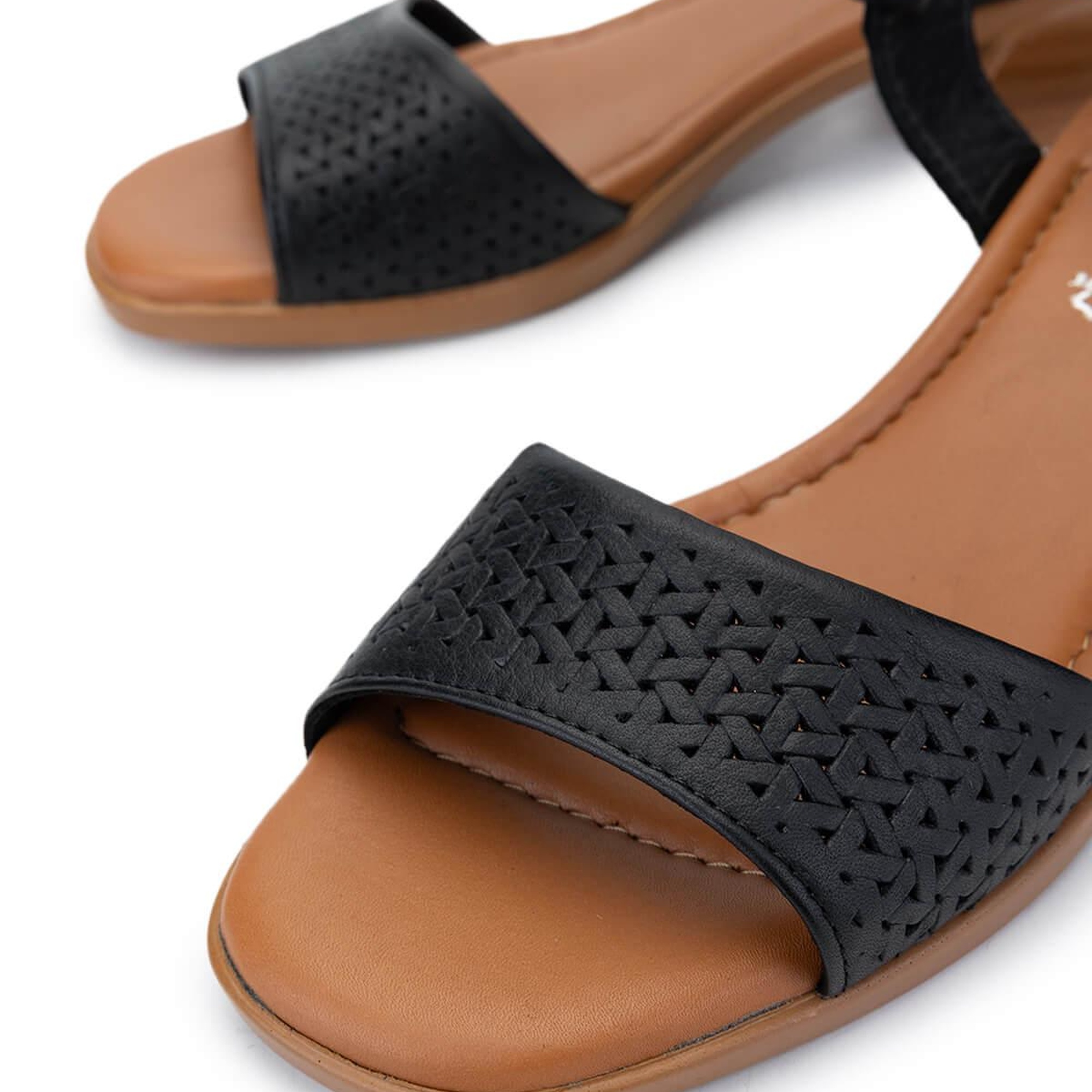 Tamer Tanca Kadın Hakiki Deri Siyah Deri Topuklu Sandalet