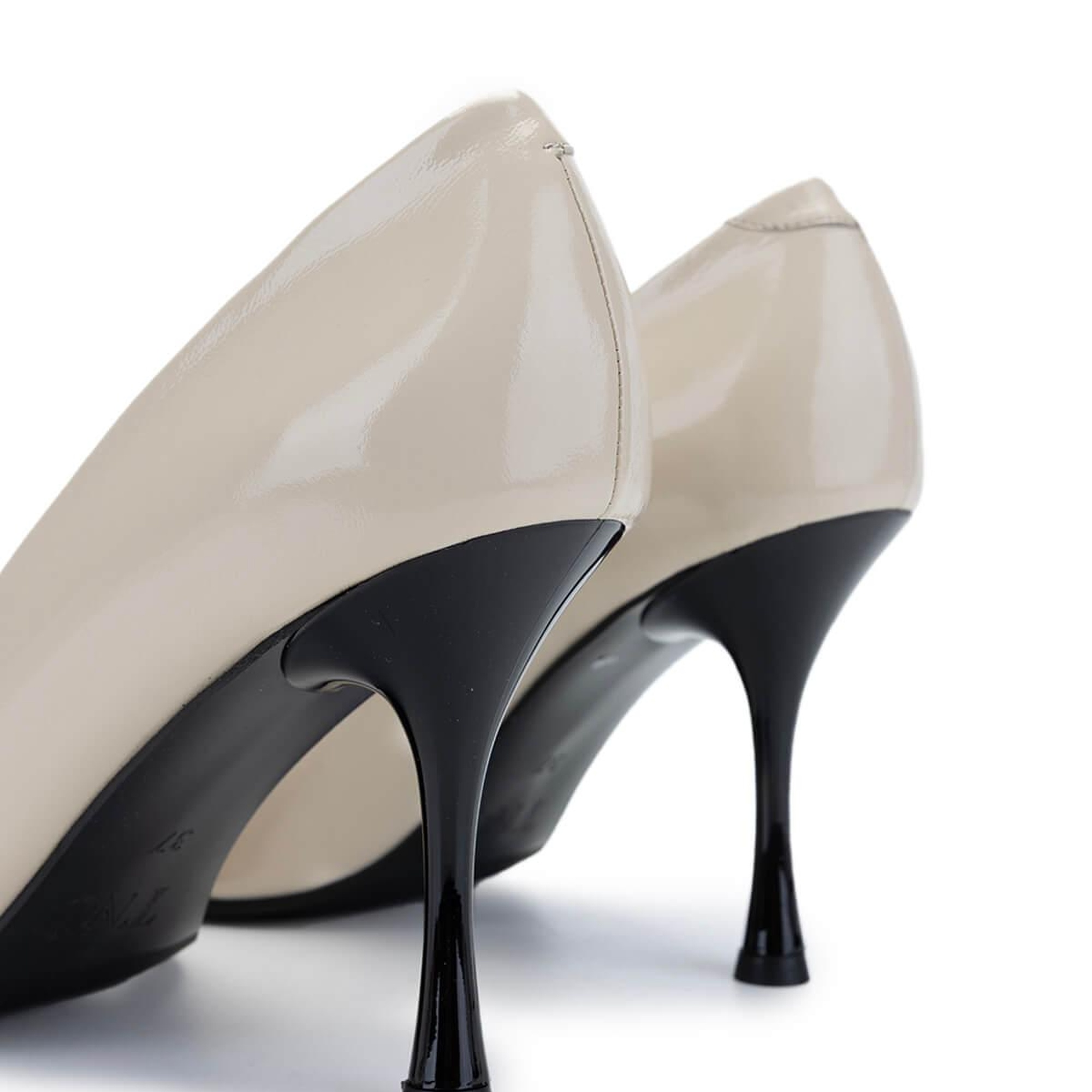 Tamer Tanca Kadın Hakiki Deri Bej Rugan Topuklu Ayakkabı