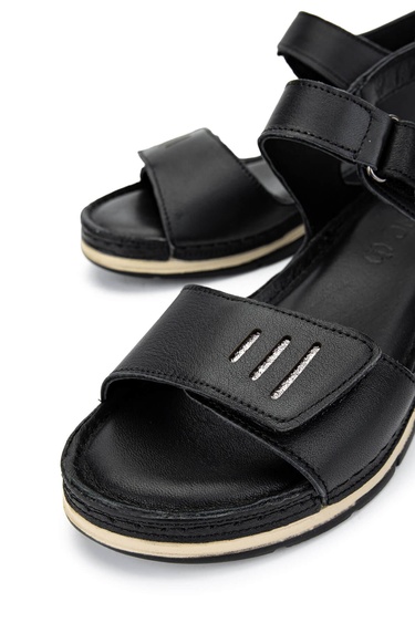  Tamer Tanca Kadın Hakiki Deri Siyah Deri Düz Sandalet