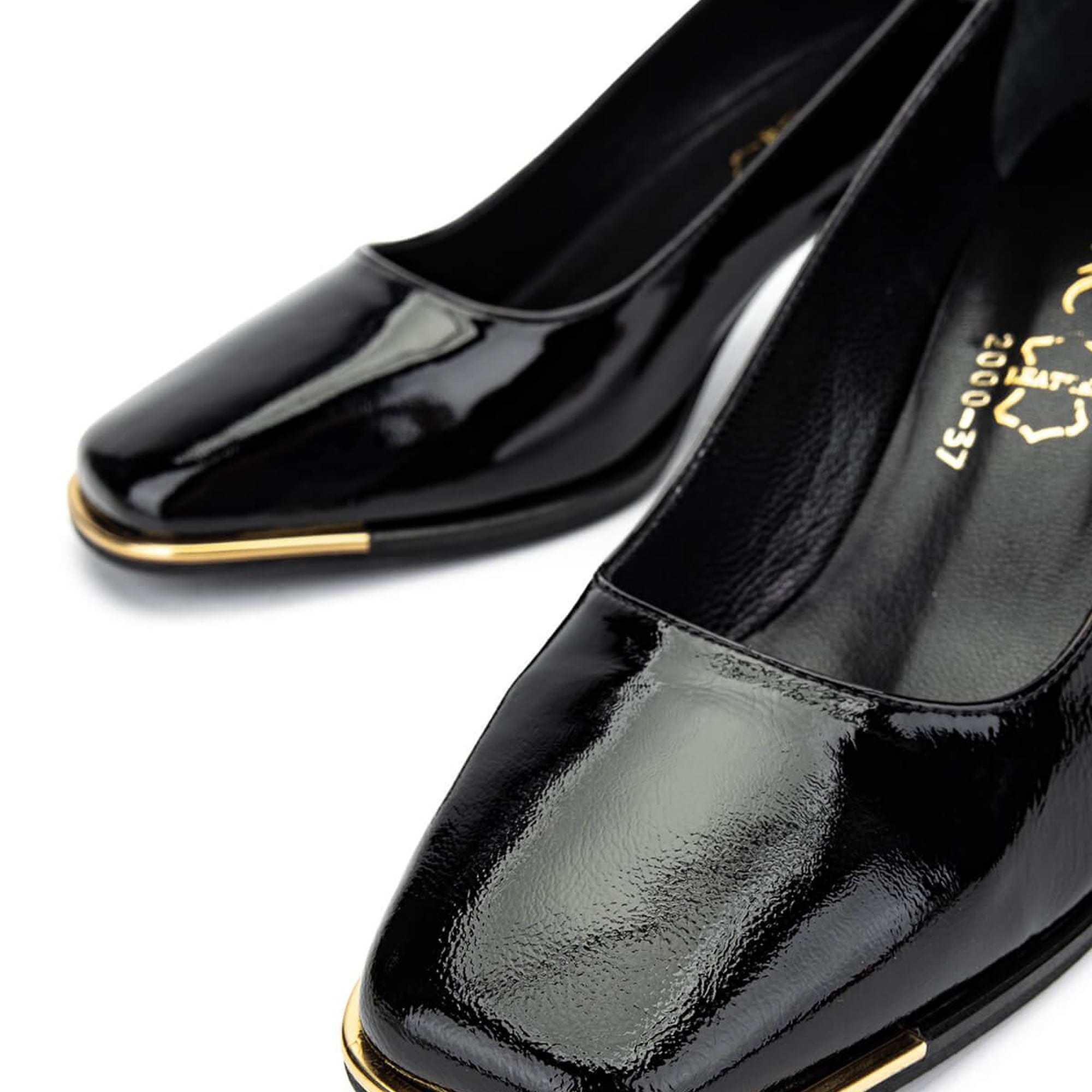 Tamer Tanca Kadın Hakiki Deri Siyah Rugan Topuklu Ayakkabı