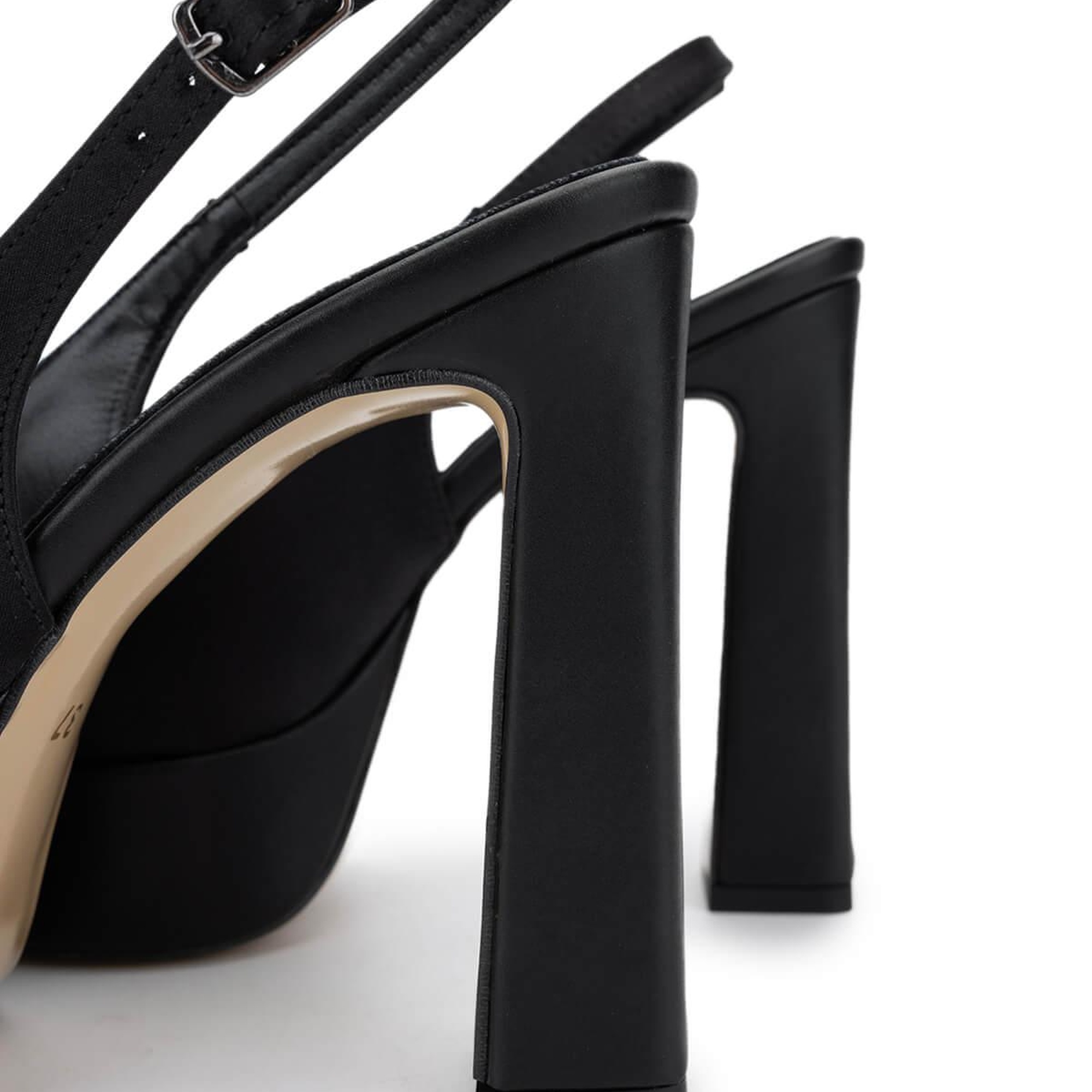 Tamer Tanca Kadın Vegan Siyah Saten Topuklu Ayakkabı