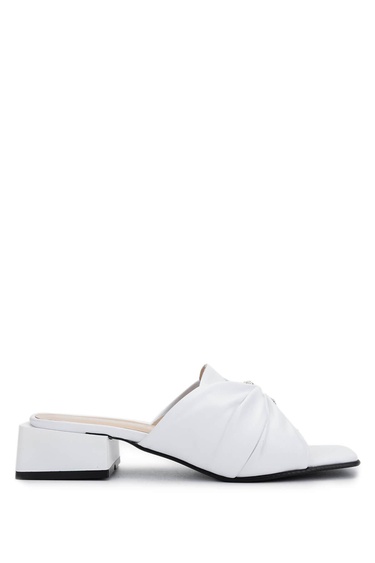  Tamer Tanca Kadın Hakiki Deri Beyaz Topuklu Terlik