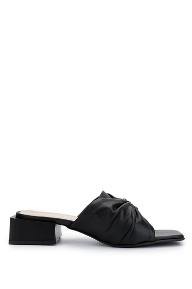  Tamer Tanca Kadın Hakiki Deri Siyah Topuklu Terlik