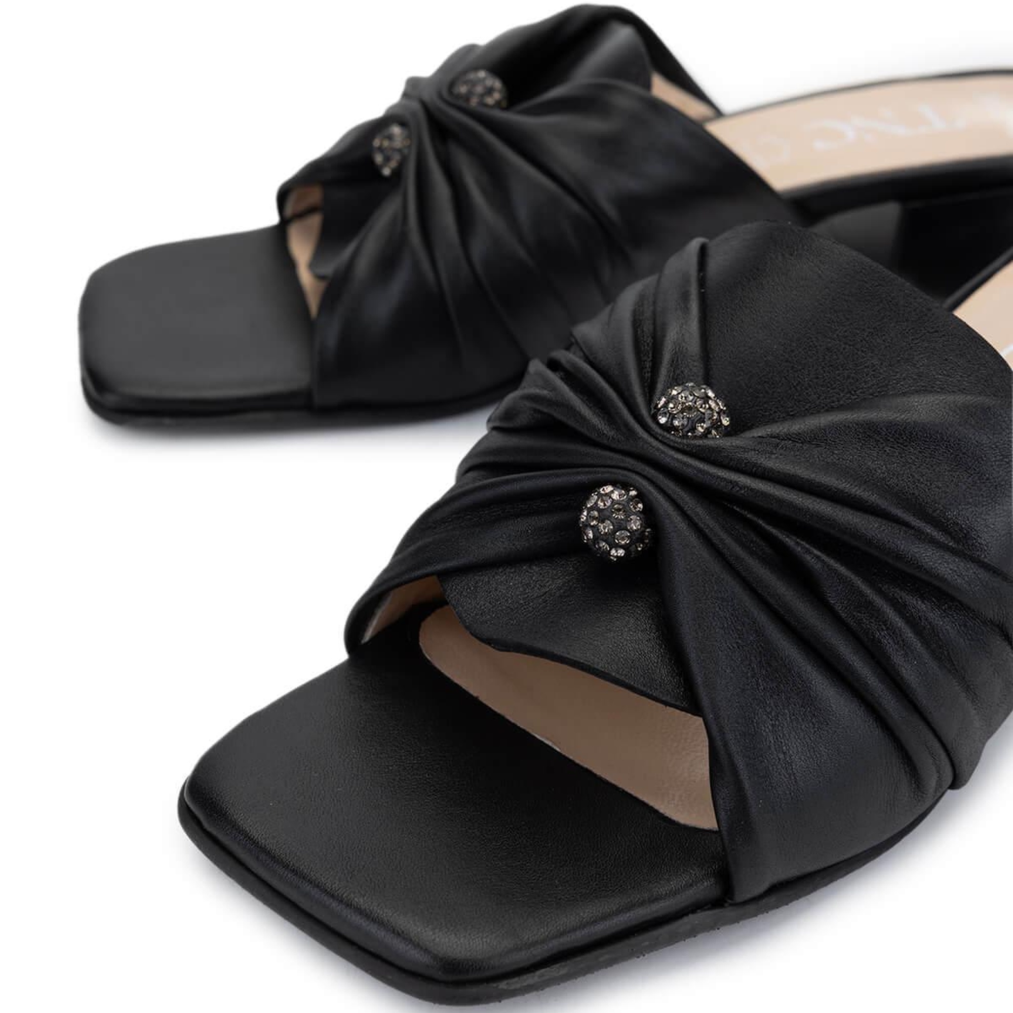 Tamer Tanca Kadın Hakiki Deri Siyah Topuklu Terlik