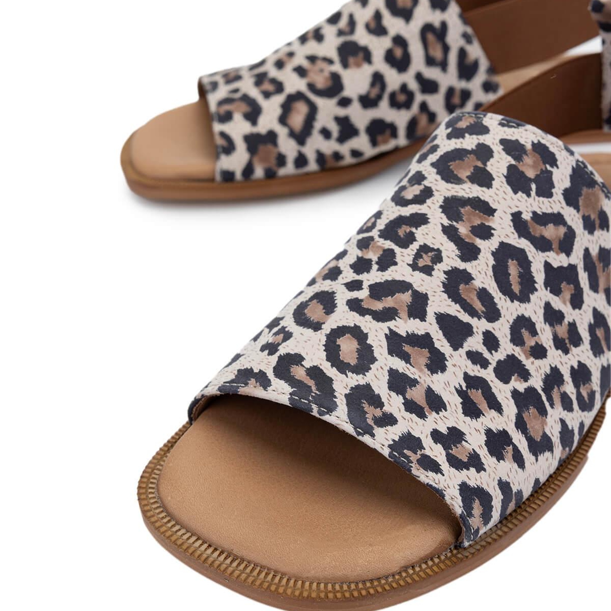 Tamer Tanca Kadın Hakiki Deri Leopar Düz Sandalet