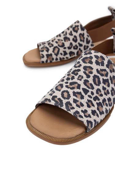  Tamer Tanca Kadın Hakiki Deri Leopar Düz Sandalet