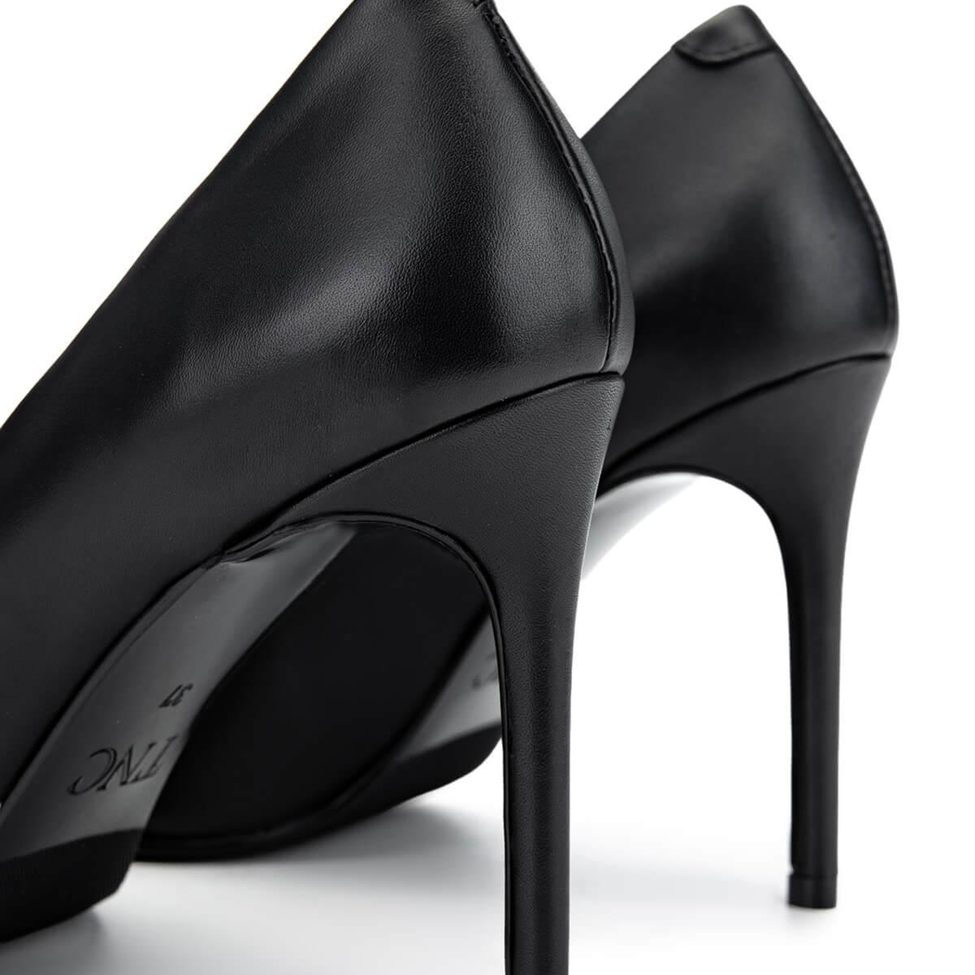 Tamer Tanca Kadın Hakiki Deri Siyah Deri Topuklu Ayakkabı