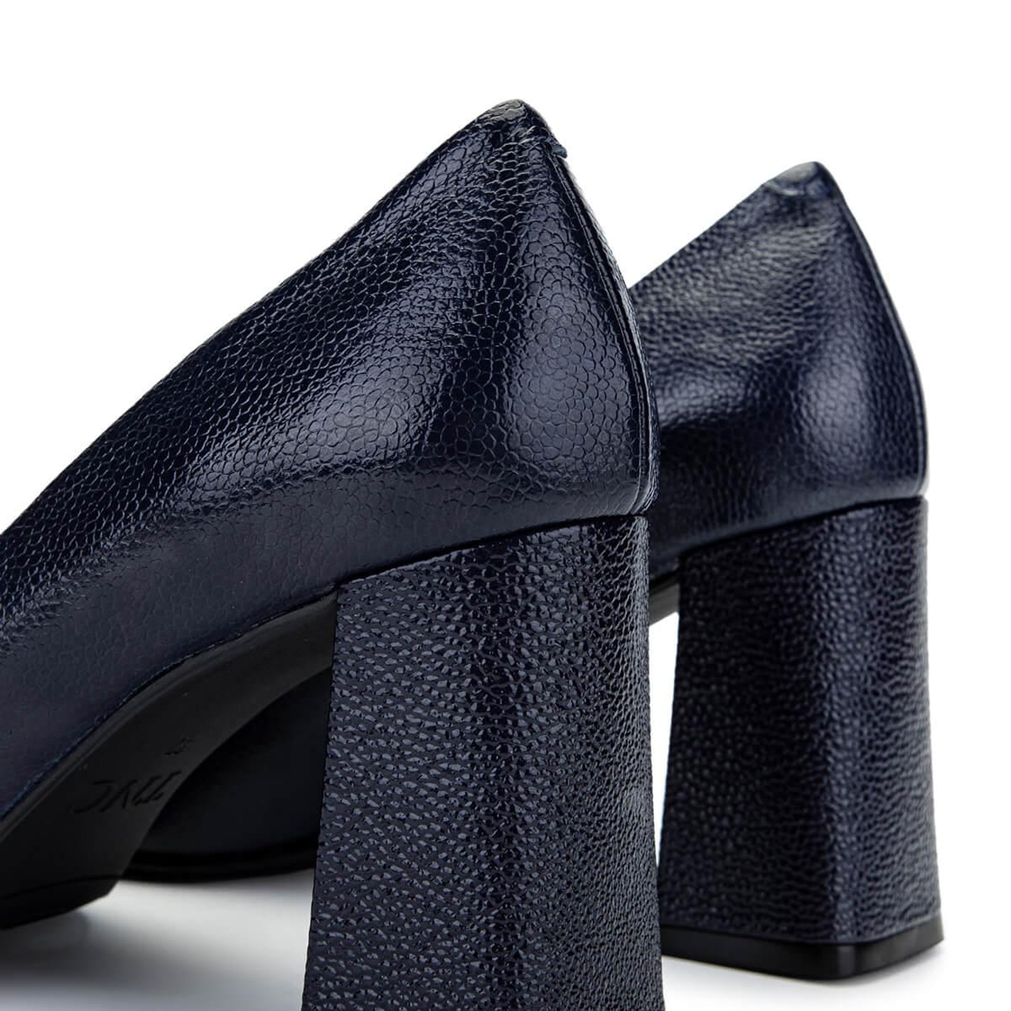 Tamer Tanca Kadın Hakiki Deri Lacivert Topuklu Ayakkabı