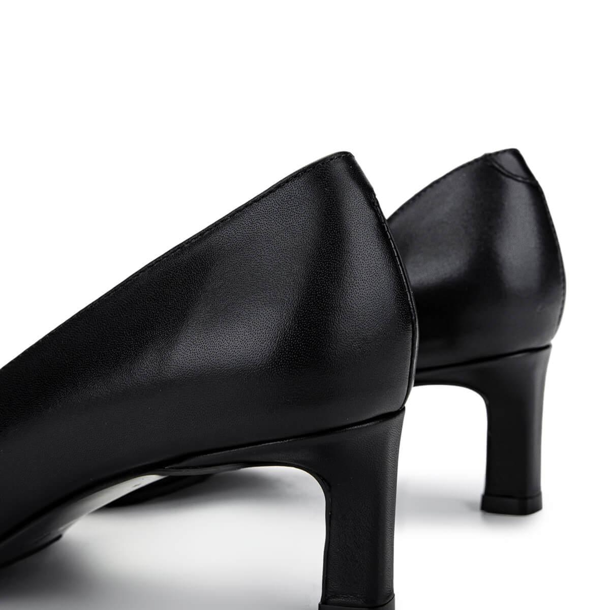 Tamer Tanca Kadın Hakiki Deri Siyah Topuklu Ayakkabı