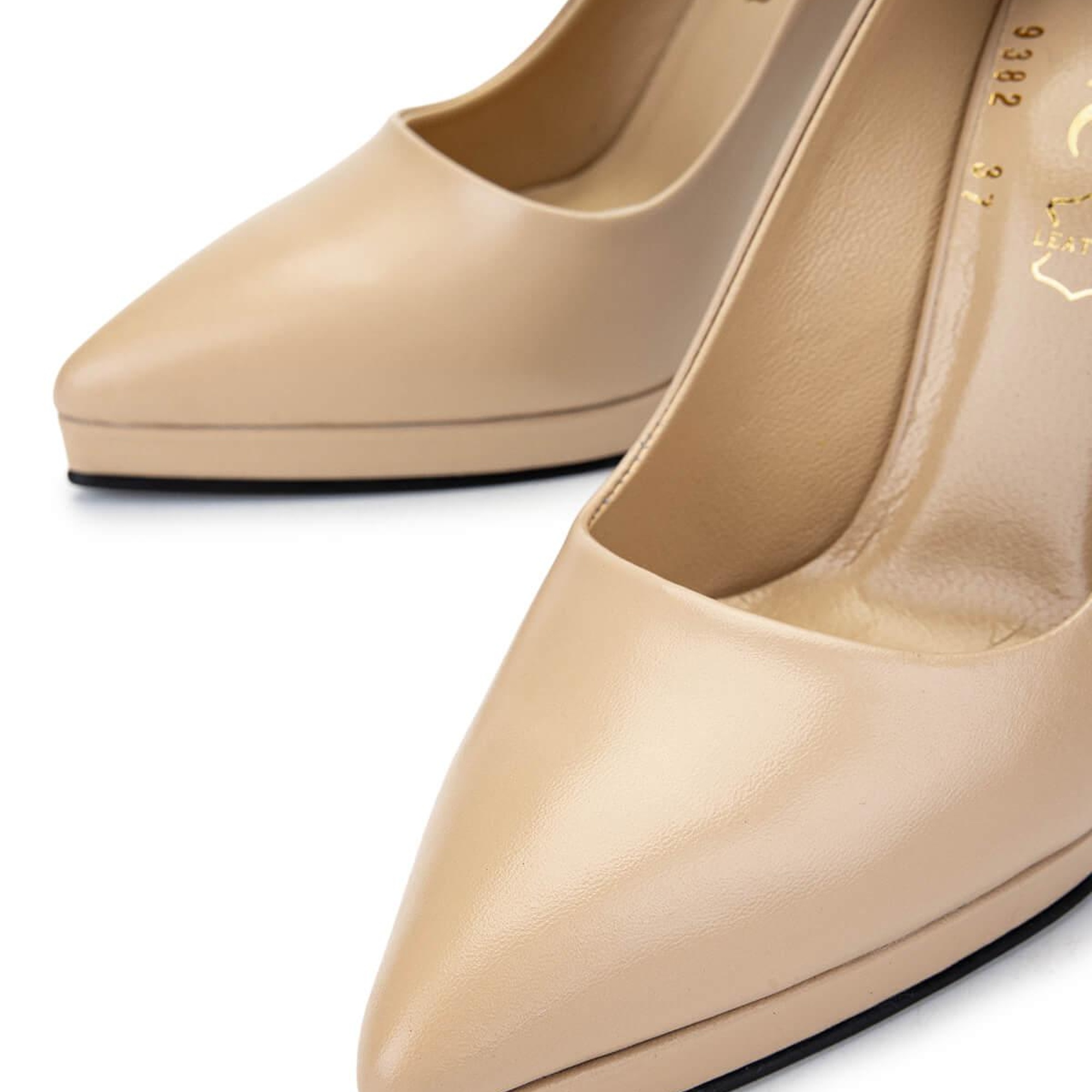 Tamer Tanca Kadın Hakiki Deri Bej Topuklu Ayakkabı