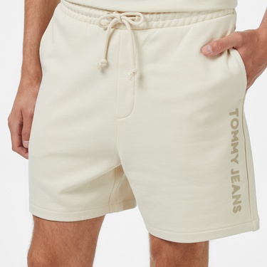  Tommy Jeans Stack Logo Erkek Bej Şort