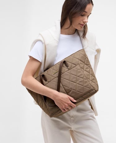  Barbour Quilted Tote Çanta